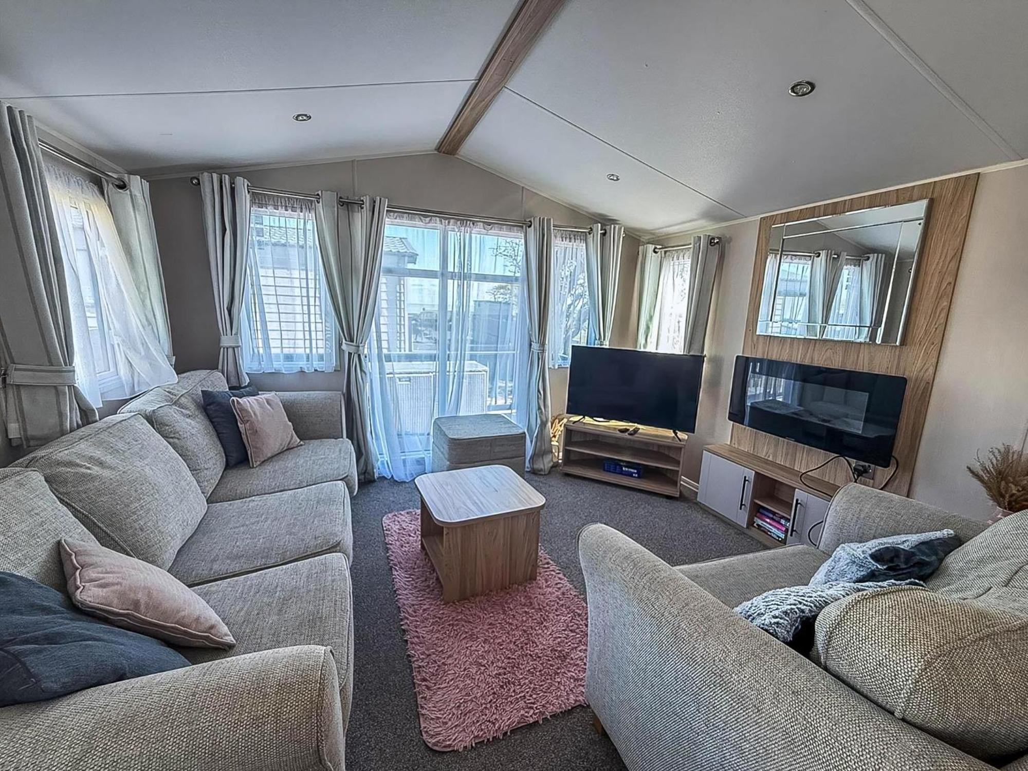 Beautiful 6 Berth Caravan, Nearby Beach In Suffolk Ref 68016Bs Lowestoft Exterior photo
